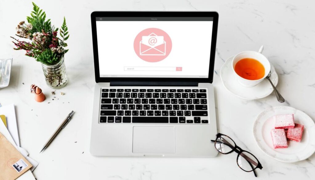 Zashto vseki biznes triabva da izprashta pozdravitelni imeili EasyWeb.bg